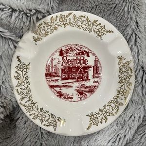 Vintage Seattle Ceramic Ashtray Mt Rainier Pioneer Square Ye Old Curiosity Shop